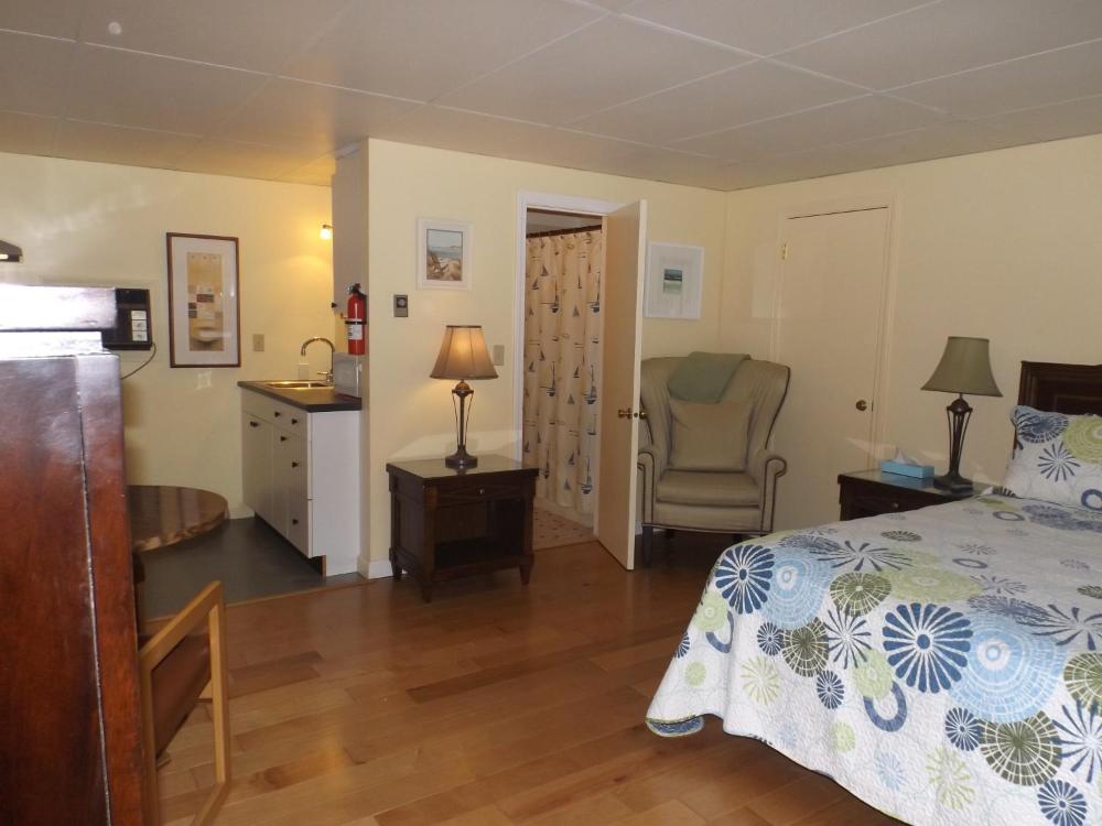 Deluxe King Room - First Floor